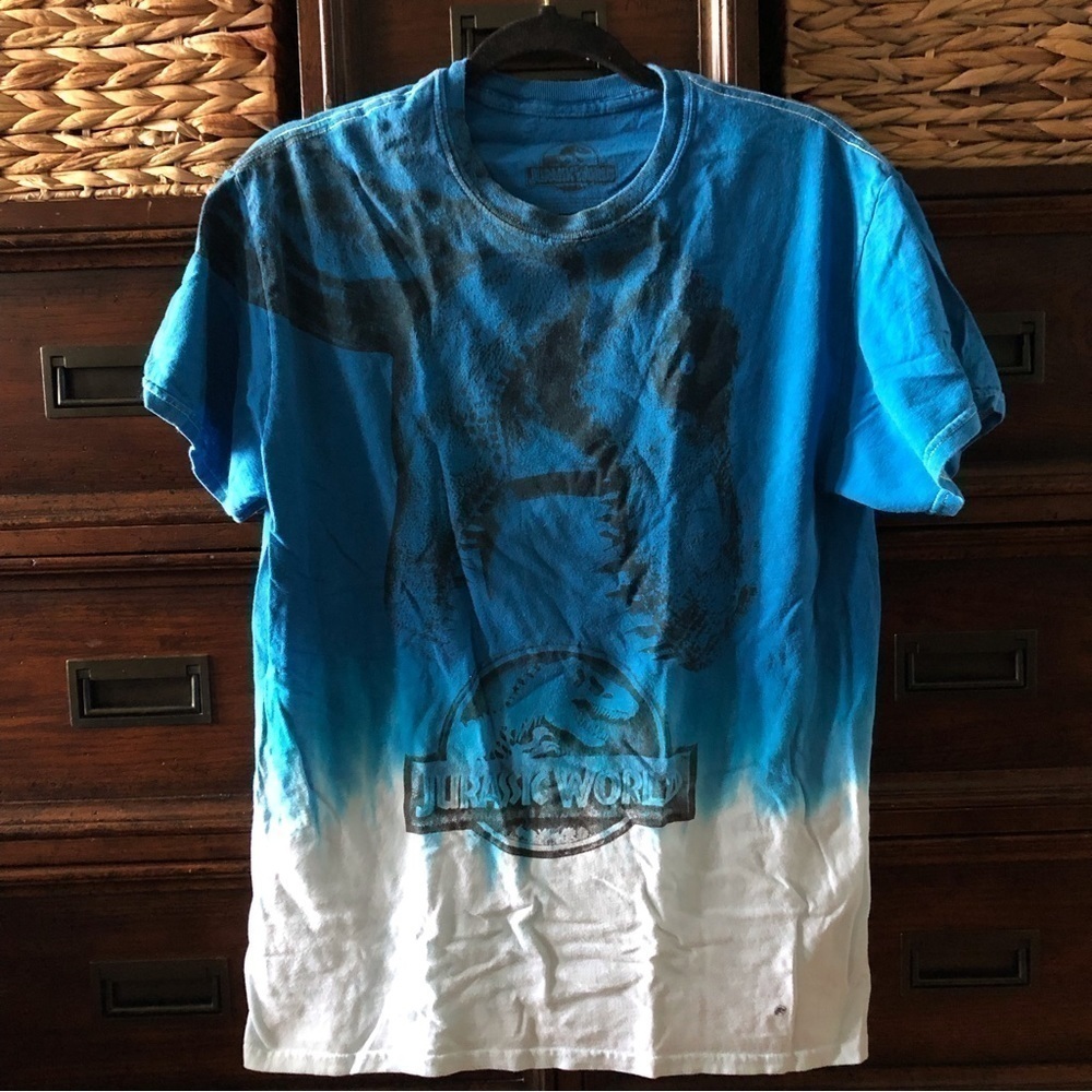 Jurassic World blue dip dyed short sleeve graphic tee in size M